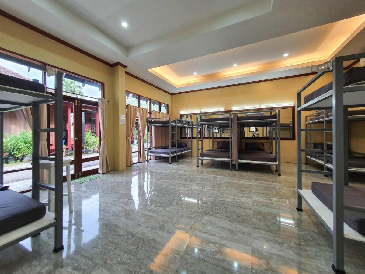 We Hostel Khaolak Khao Lak Exterior photo