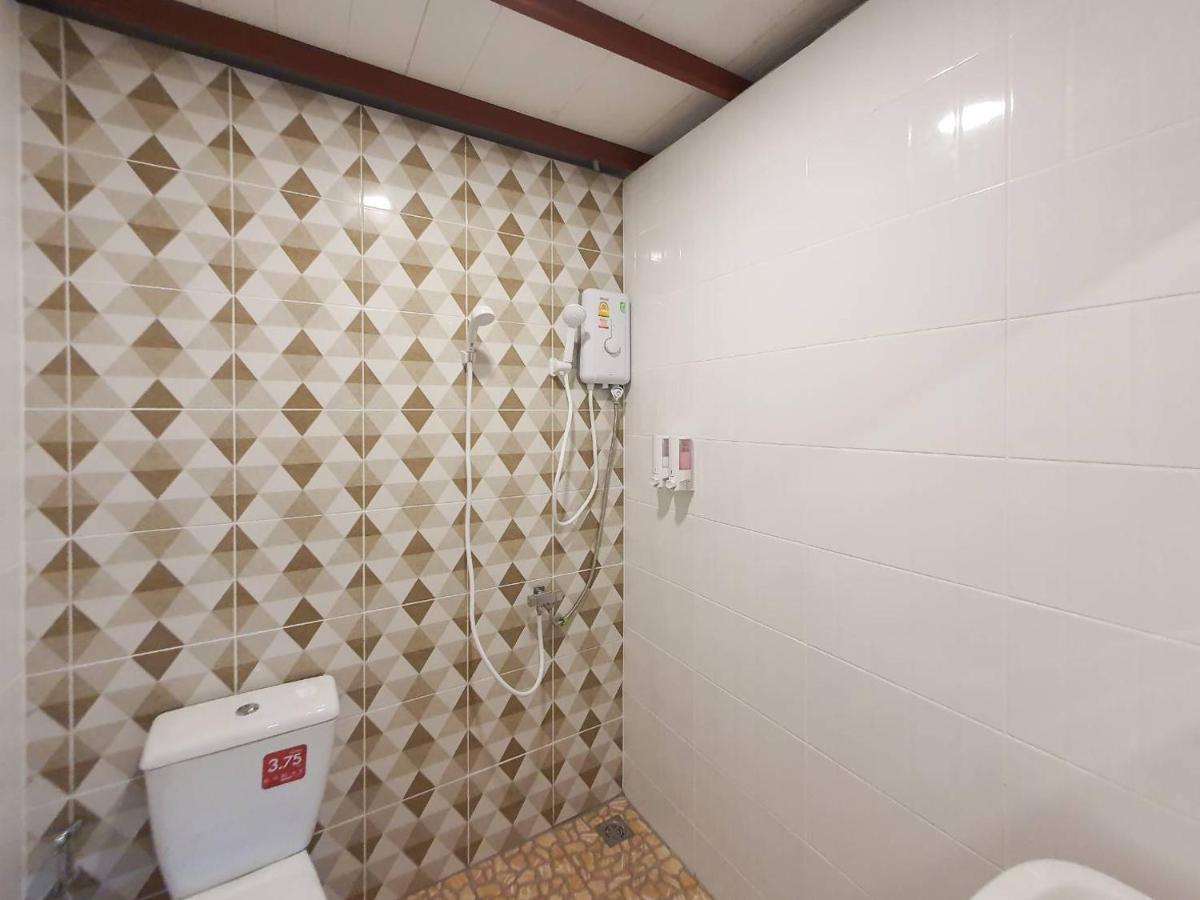 We Hostel Khaolak Khao Lak Exterior photo